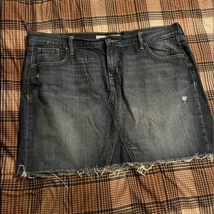 Old Navy size 18 distressed denim jean skirt